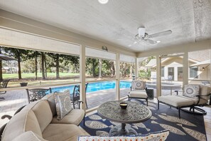 18 Willow Oak | Screened Porch - 18 Willow Oak | Screened Porch