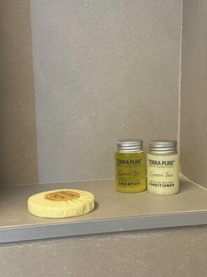 Bathroom amenities