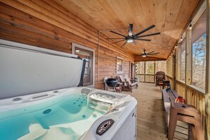 Indoor spa tub