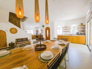 Dining room, looking towards the kitchen