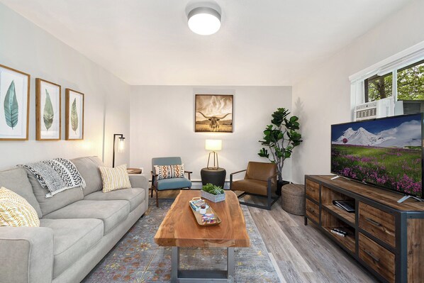 220 Peterson St. (Unit 6) | Living Area with Smart TV