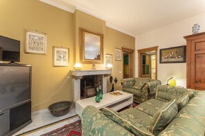 Autumn, Living Room, Spring, Summer