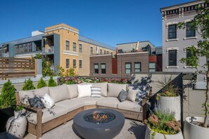 Terrace Lounge