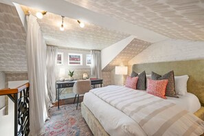 Bedroom 3 w/ Queen Bed + Workspace