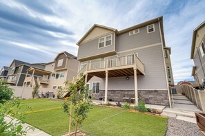Shared Backyard & Patio | Ground-Level Apartment