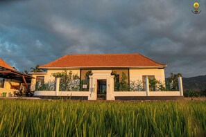 The front of Villa De Mandala Lovina