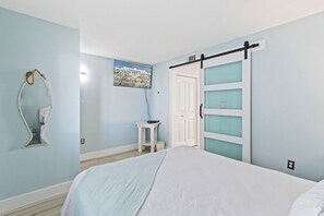 25-1832 W Beach Blvd 305A 26