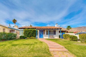 Home Exterior | Private Saltwater Pool | Keyless Entry