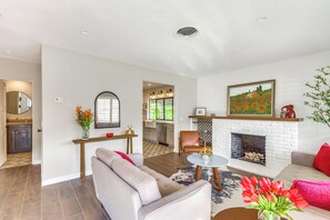 Living Room | Single-Story Home | Central A/C & Heat