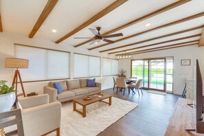 Family Room | Smart TV | Free WiFi