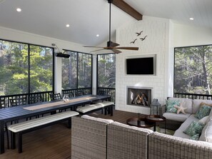 Secluded Outdoor Living - 560 sf screened outdoor kitchen, dining & living area!