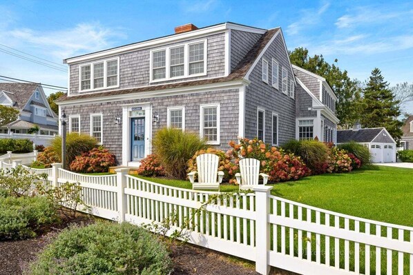 Newly renovated and gorgeous!