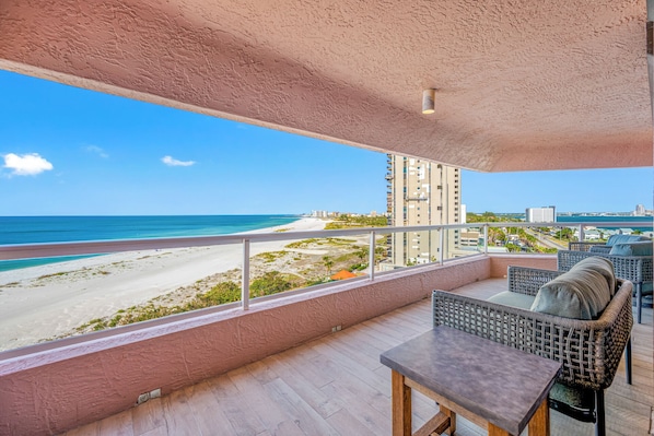 Private balcony with Gulf View off the Livingroom