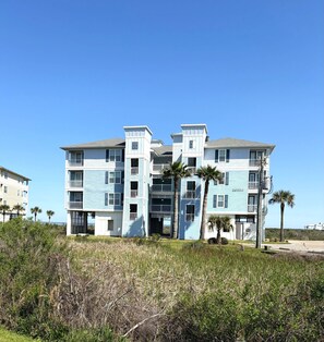 STUNNING BAYSIDE CONDOS