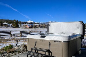 Bain à remous extérieur