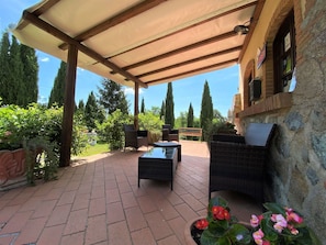 Plante, Propriété, Pot De Fleur, Bâtiment, Plante D'Appartement, Arbre, Ombre, Fleur, Paysage, Loisir