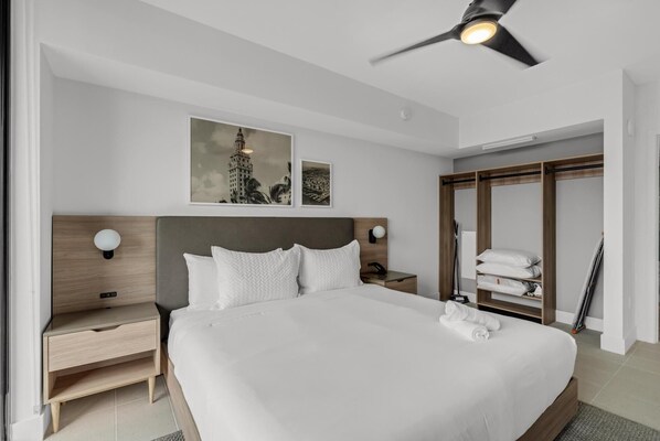 1-BR Downtown Miami Getaway on the 24th floor (7340)