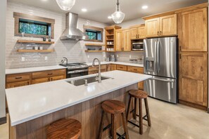 Great Open Kitchen with everything you need1