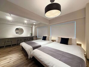 2 double size bed good for 4 people
