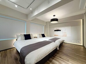 2 double size bed good for 4 people