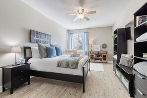 Master Bedroomhttps://i.lmpm.com/img/lmpm-company-store-prod/65cfad6d9cc36/properties/2276589f-4120-45f0-93c0-39733c76c8ea/5d8a4052-hdr.jpg?w=160&h=90&q=65