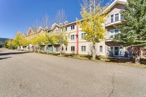 Condo Exterior | Balcony