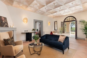 Autumn, Living Room, Spring, Summer
