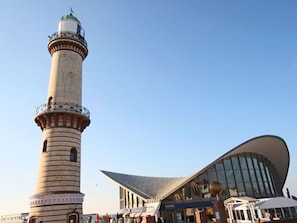 Leuchtturm und Teepott