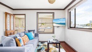 Lionel Gem | Living Room