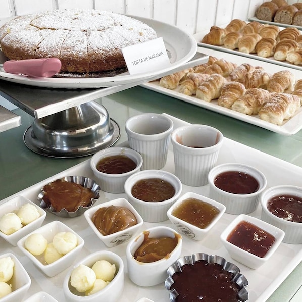 Breakfast buffet