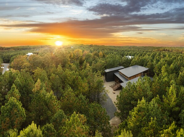 The Moonraker - nestled in the foothills of the Kiamichi mountains in the heart of Hochatown