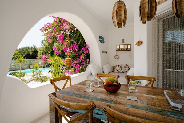 Outdoor dining