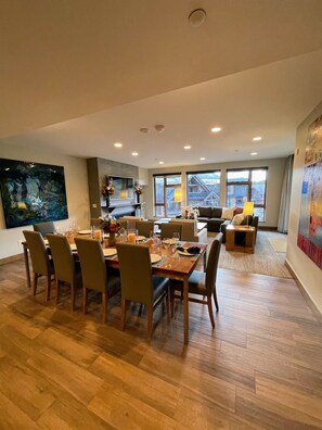 Dining Area looking into kitchen