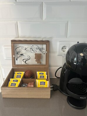 Kaffee und/oder Kaffeemaschine