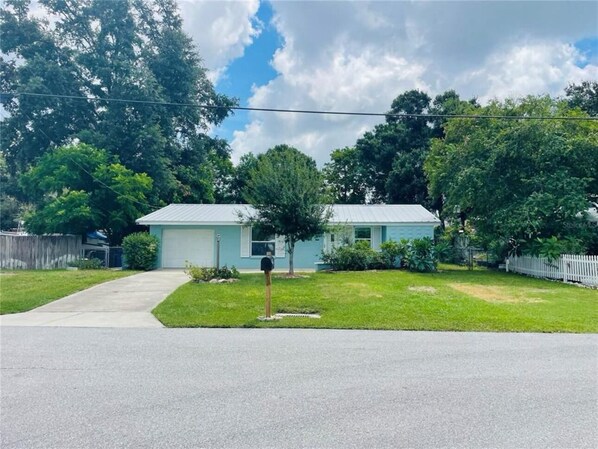 Cozy Sarasota home!