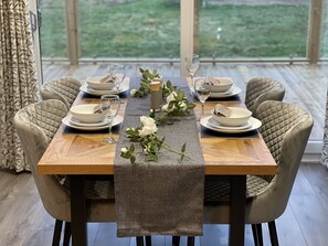 Elegant Dining