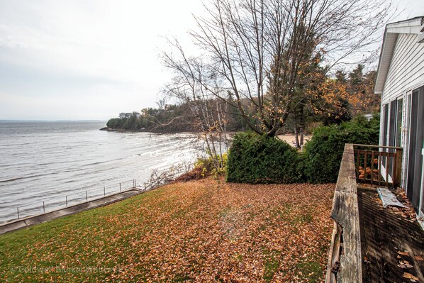 Lake View to Private Residents Beach