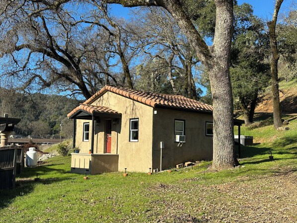 A Beautiful little getaway under the trees