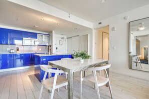 Dining Area | Dishware & Flatware