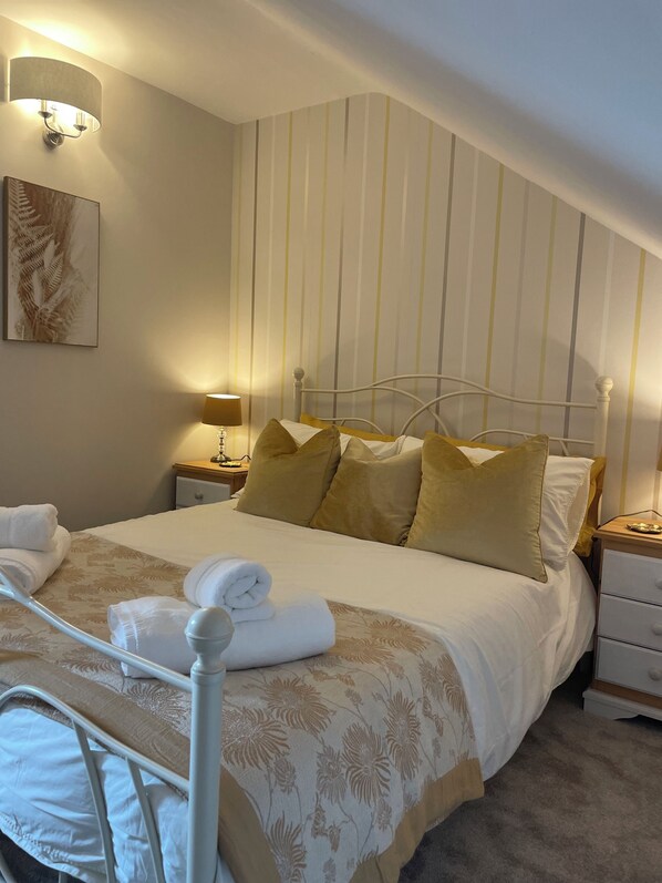 usb sockets either side of the bed. Hotel quality duvet and deep sleep pillows