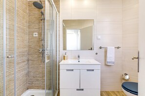 Ensuite bathroom