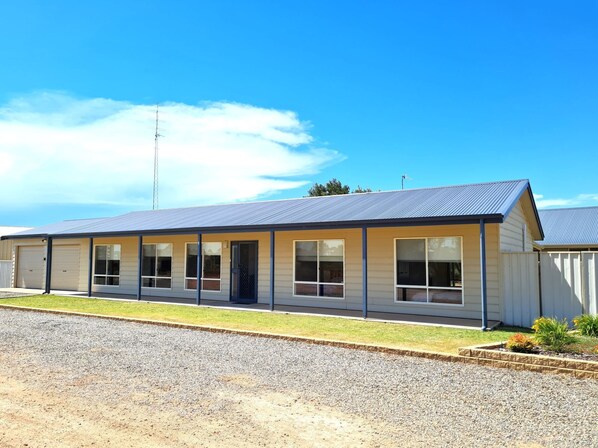 Gippys, Moonta Bay