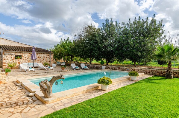 Swimming pool