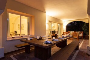 Outdoor dining