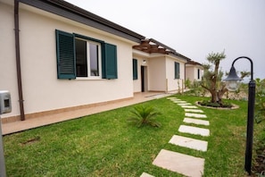 Villa indipendente con giardino di nuova costruzione