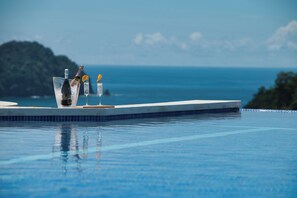 Private Hot Tub Jacuzzi