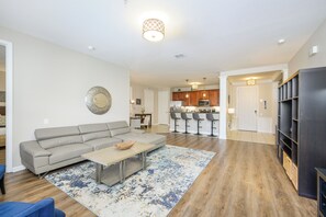 Living/Kitchen