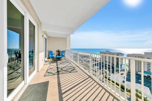 Laketown Wharf 1523 balcony