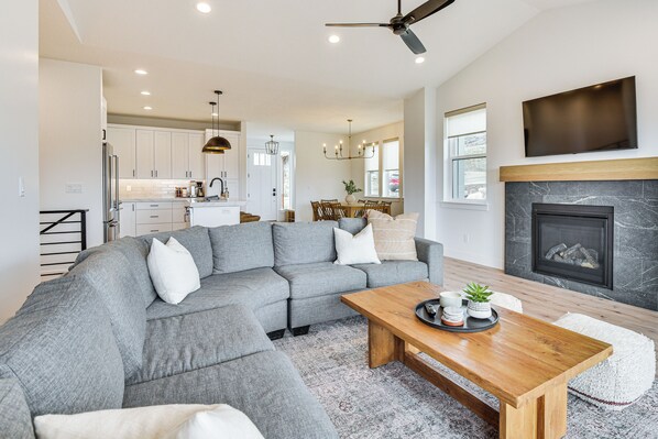 Eden Vacation Rental | 4BR | 4.5BA | 3,000 Sq Ft