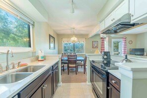 B1 Full Kitchen (1)